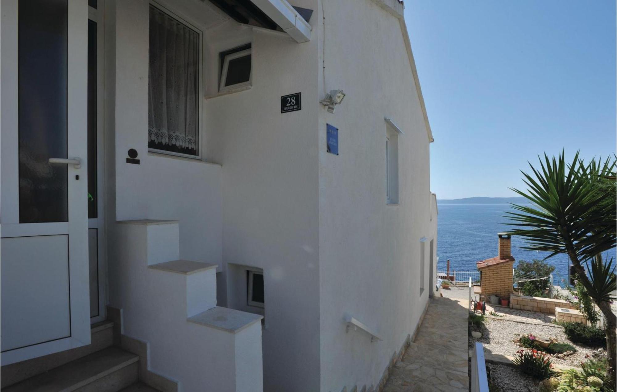 Amazing Apartment In Okrug Gornji With Wifi Trogir Exterior photo